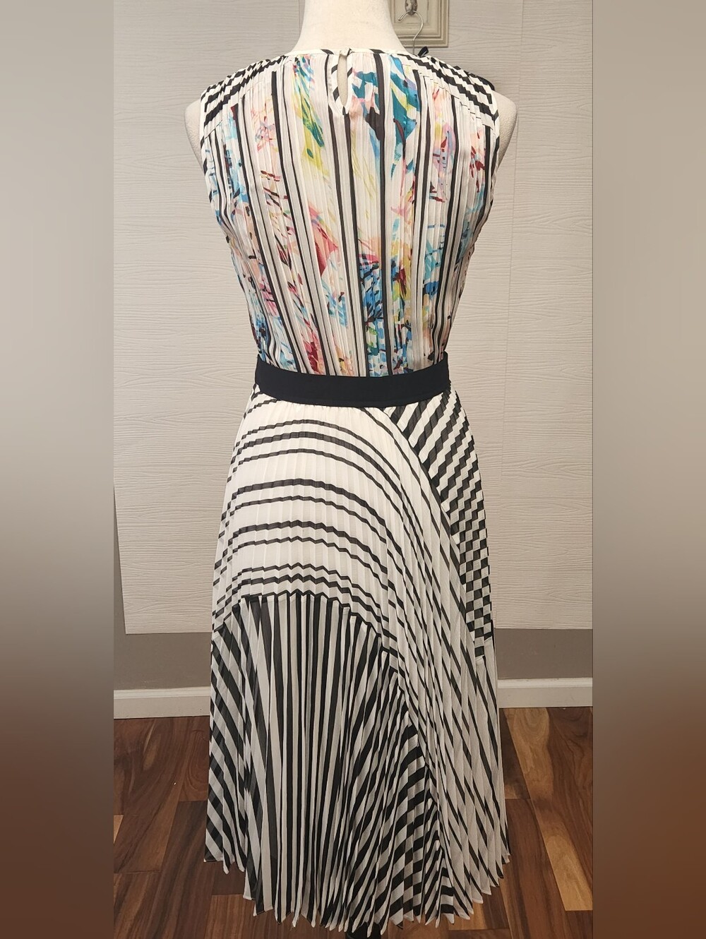 BCBGMAXAZRIA Colorblock Pleated Midi Kaitlynn Dress Multicolor Abstract Stripe - Picture 7 of 11